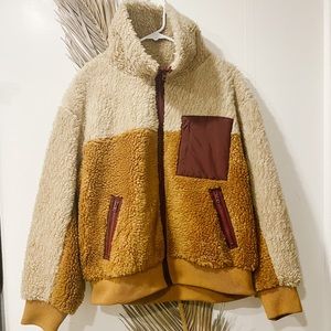 NWT American Eagle Fuzzy Sherpa Zip Front Jacket